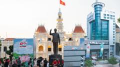 Báo chí TP HCM: Tập đoàn truyền thông hay cỗ máy tuyên truyền khổng lồ? Báo chí TP HCM: Tập đoàn truyền thông hay cỗ máy tuyên truyền khổng lồ?