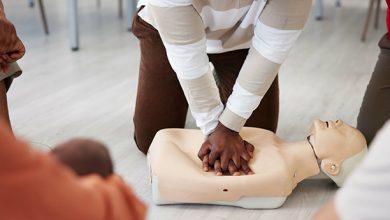 Ngừng tim đột ngột: Hướng dẫn CPR và cách sử dụng AED hiệu quả