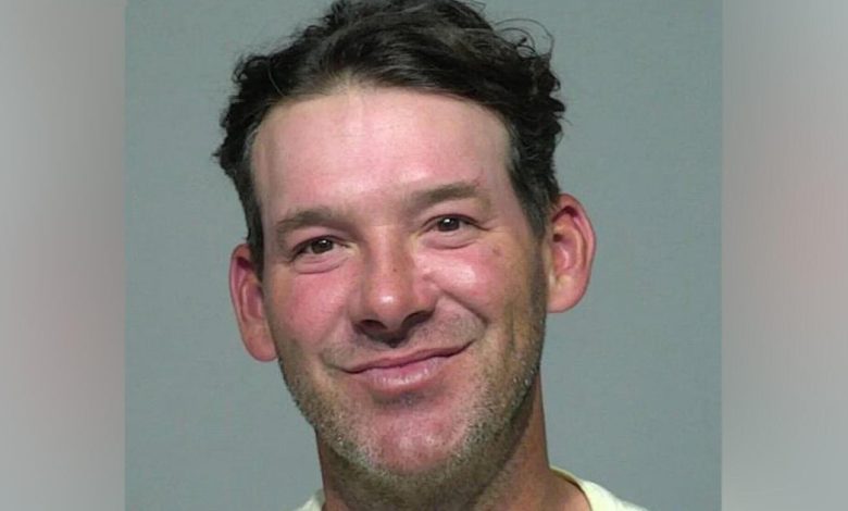 Tony Romo Bị Bắt Ở Wisconsin Vì Nghi Ngờ Lái Xe Khi Say Rượu: Sự Cố Gây Chấn Động! Tony Romo Bị Bắt Ở Wisconsin Vì Nghi Ngờ Lái Xe Khi Say Rượu: Sự Cố Gây Chấn Động!