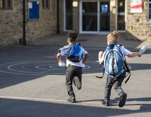 Con tôi có bị ADHD không hay chỉ là một đứa trẻ năng động?