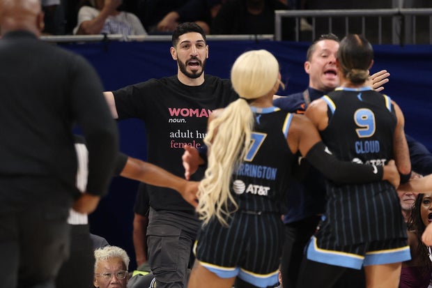 Cựu trung phong NBA bị đuổi khỏi trận WNBA sau cuộc đối đầu với cầu thủ Cựu trung phong NBA bị đuổi khỏi trận WNBA sau cuộc đối đầu với cầu thủ