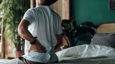 Giải đáp thắc mắc về đau lưng dưới: Nguyên nhân, triệu chứng và thời điểm cần gặp bác sĩ