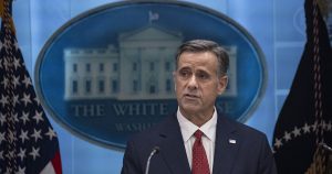 Giám đốc CIA John Ratcliffe cảnh báo Nga không được tấn công NATO trong chuyến đi bí mật