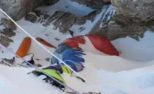 Hành Trình Trở Về: Thi Thể ‘Giày Xanh’ Sau 30 Năm Trên Đỉnh Everest Hành Trình Trở Về: Thi Thể ‘Giày Xanh’ Sau 30 Năm Trên Đỉnh Everest