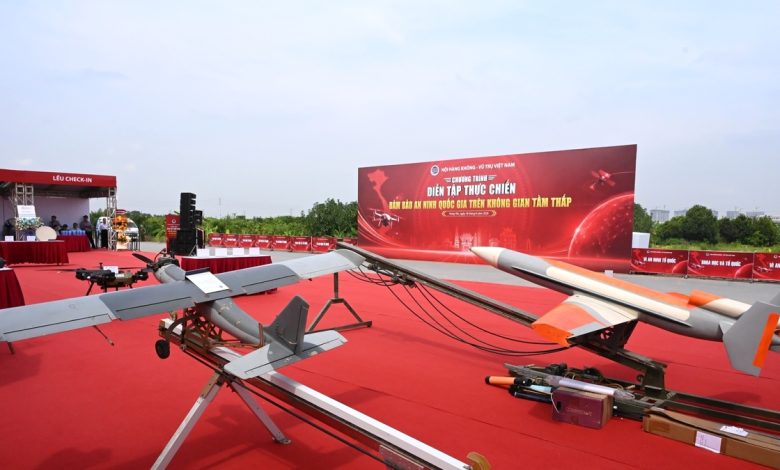 UAV Việt: Khả Năng Đánh Chặn và Tiêu Diệt Mục Tiêu Đỉnh Cao UAV Việt: Khả Năng Đánh Chặn và Tiêu Diệt Mục Tiêu Đỉnh Cao