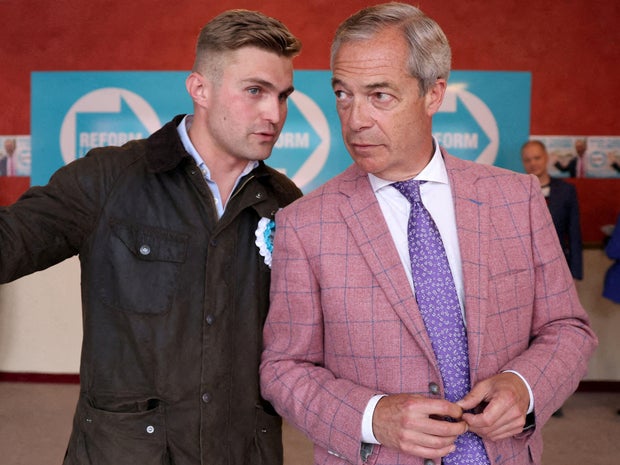 Cận vệ của Nigel Farage từ chức giữa bê bối báo cáo điều tra ngầm Cận vệ của Nigel Farage từ chức giữa bê bối báo cáo điều tra ngầm
