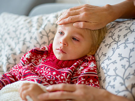 Những điều cần biết về bệnh sởi và cách vaccine MMR bảo vệ gia đình bạn