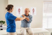Phẫu Thuật Thay Khớp Vai: Dấu Hiệu Nhận Biết, Quá Trình Hồi Phục và Những Điều Cần Biết Phẫu Thuật Thay Khớp Vai: Dấu Hiệu Nhận Biết, Quá Trình Hồi Phục và Những Điều Cần Biết