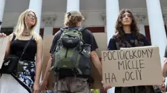 Thành phố Ukraine chủ yếu nói tiếng Nga xem xét lệnh cấm ngôn ngữ này Thành phố Ukraine chủ yếu nói tiếng Nga xem xét lệnh cấm ngôn ngữ này