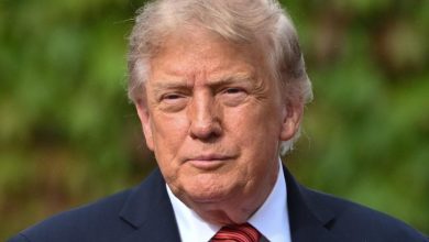 Trump thăm Ireland giữa cơn bão giá năng lượng tăng vọt Trump thăm Ireland giữa cơn bão giá năng lượng tăng vọt